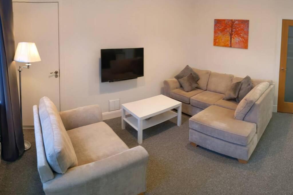 Glenfinnan - Two Bedroom Apartment Данфермлин Экстерьер фото