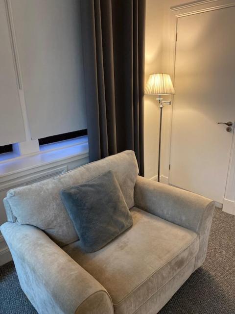 Glenfinnan - Two Bedroom Apartment Данфермлин Экстерьер фото